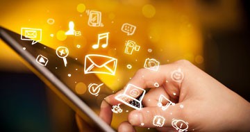 公司主要生产设备全部更换一新，塑料注射成型机全部选用香港震雄品牌